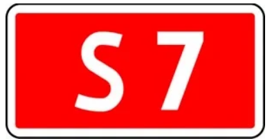znak na czerwonym tle z białą ramką i białym napisem S7