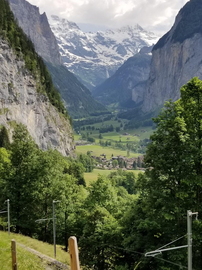 Widok na dolinę Lauterbrunnen